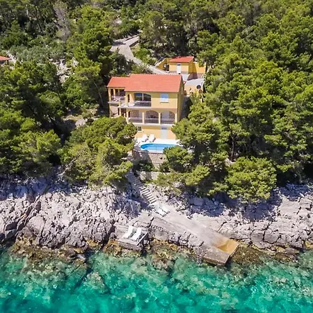 Semesterbostad Stunning In